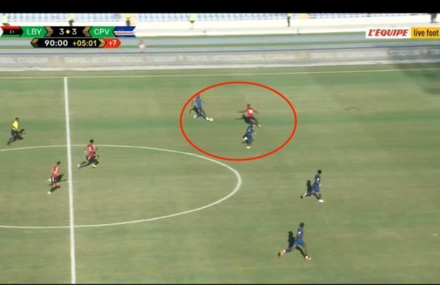 杨希深情致,敬邵佳一,携手助力,世界杯直播,世界杯足球直播,足球赛事直播平台,世界杯比赛资讯,足球赛事信息